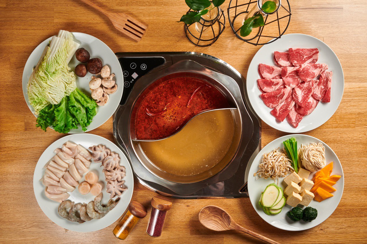 Хотпот Eastoria с готовящимися ингредиентами